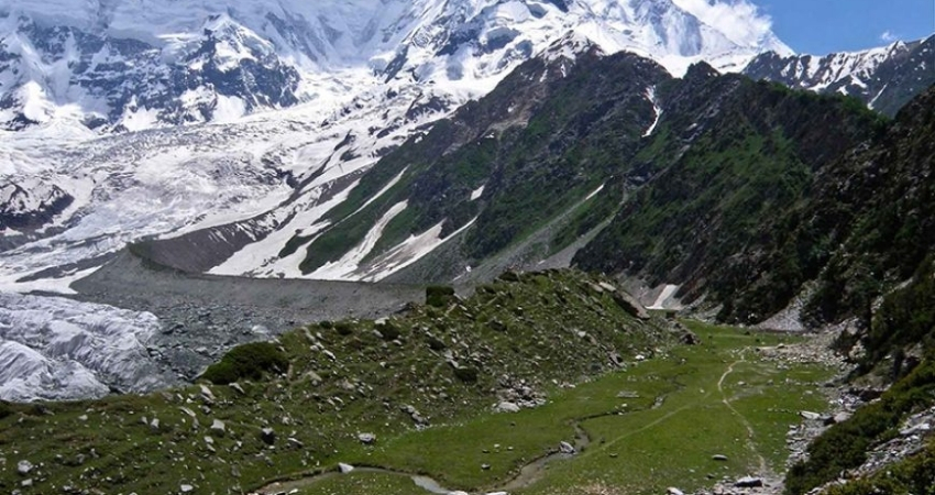 Day hike to Rakaposhi Base Camp